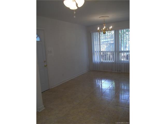3701 Castlerock Dr