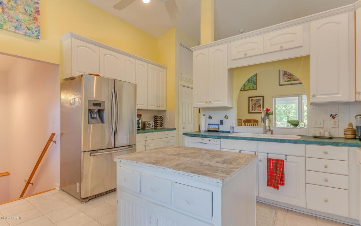 1003 Waterview Pl
