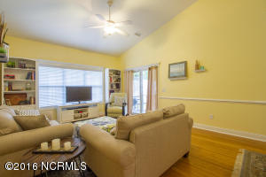 6022 Banded Tulip Dr