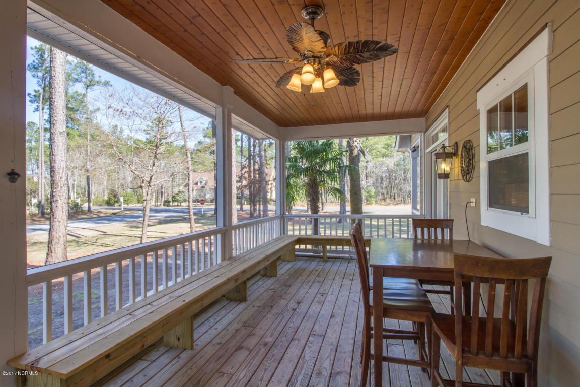 3084 Country Club Dr