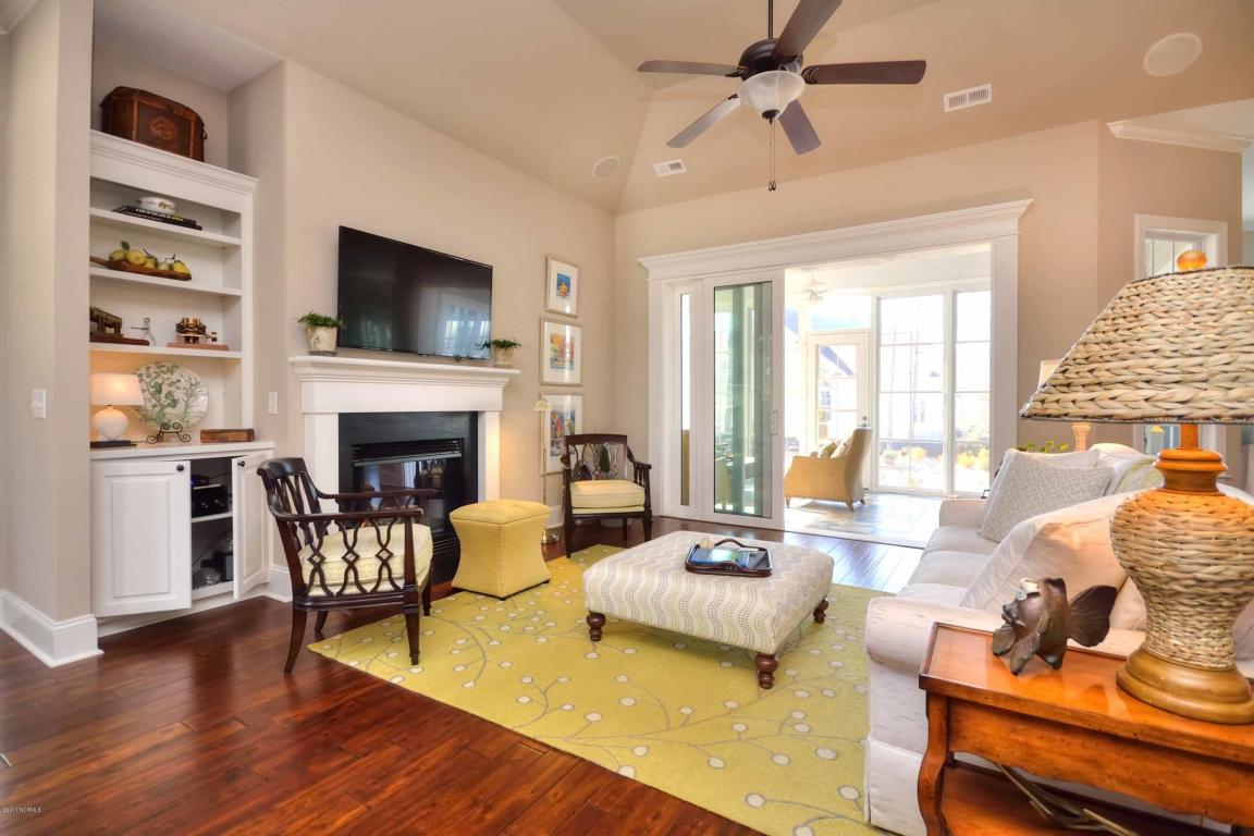 3028 Beachcomber Dr