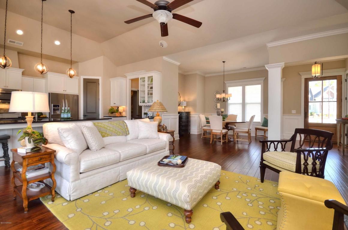 3028 Beachcomber Dr