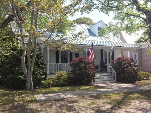 120 W West St