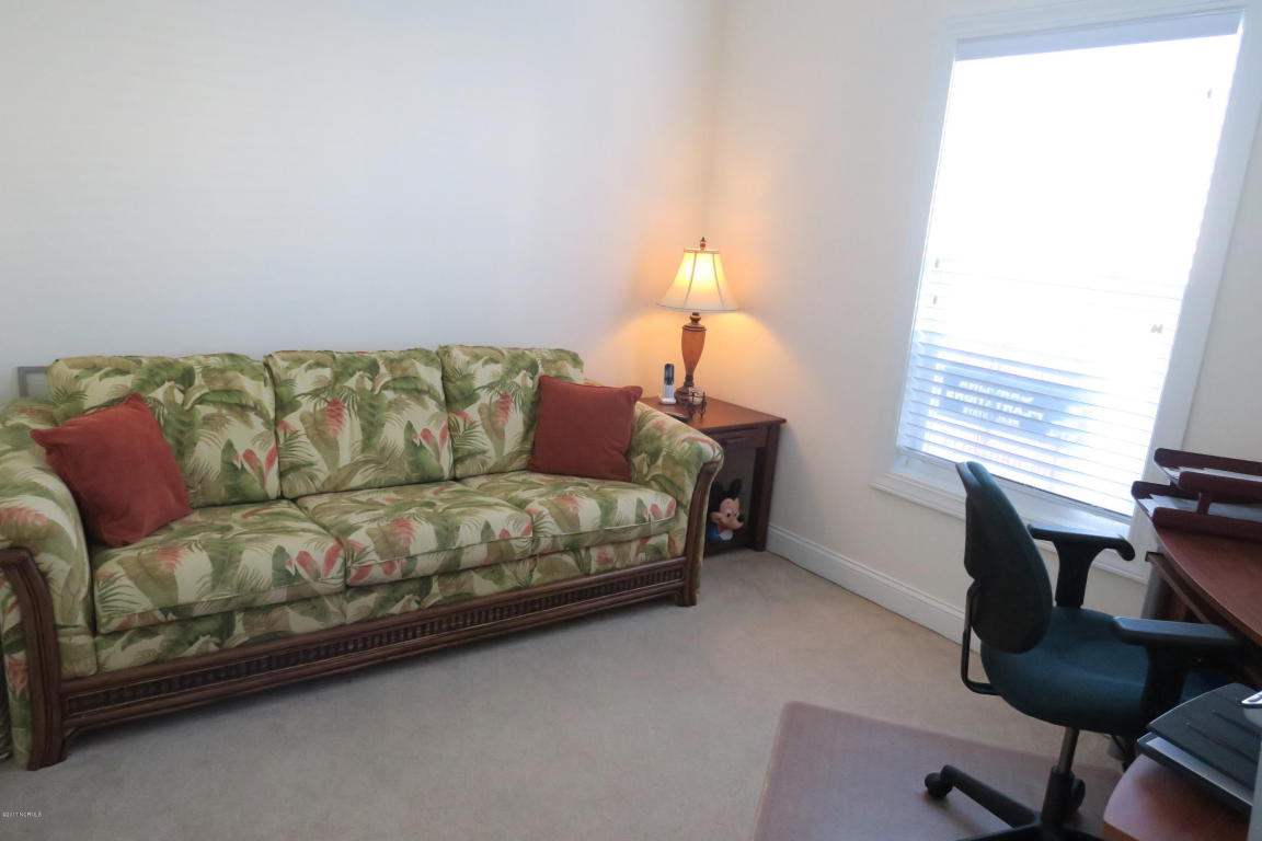 221 Woodlands Way #17