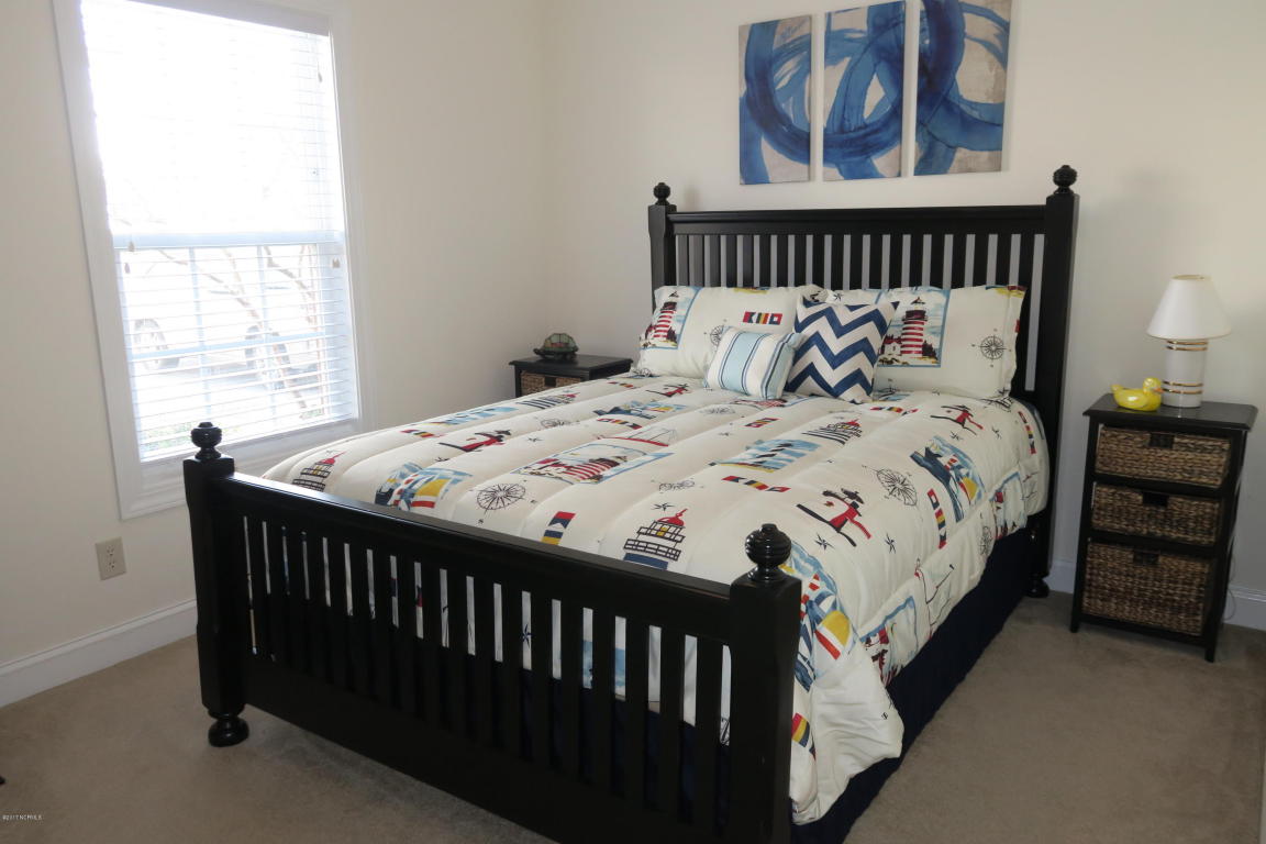 221 Woodlands Way #17