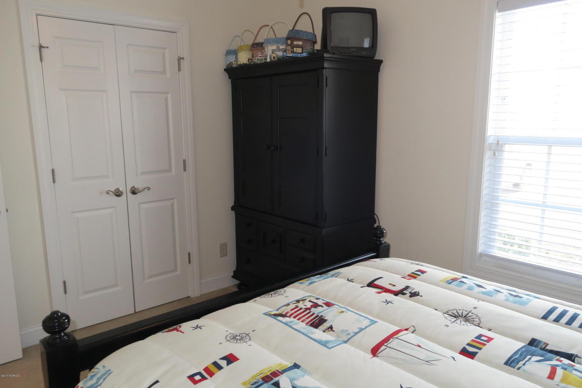 221 Woodlands Way #17