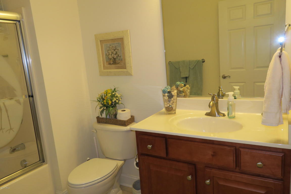 221 Woodlands Way #17