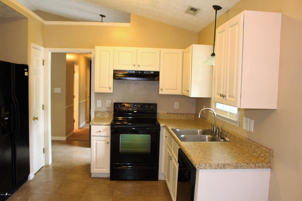 113 Lewis Ct