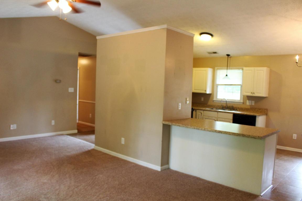 113 Lewis Ct