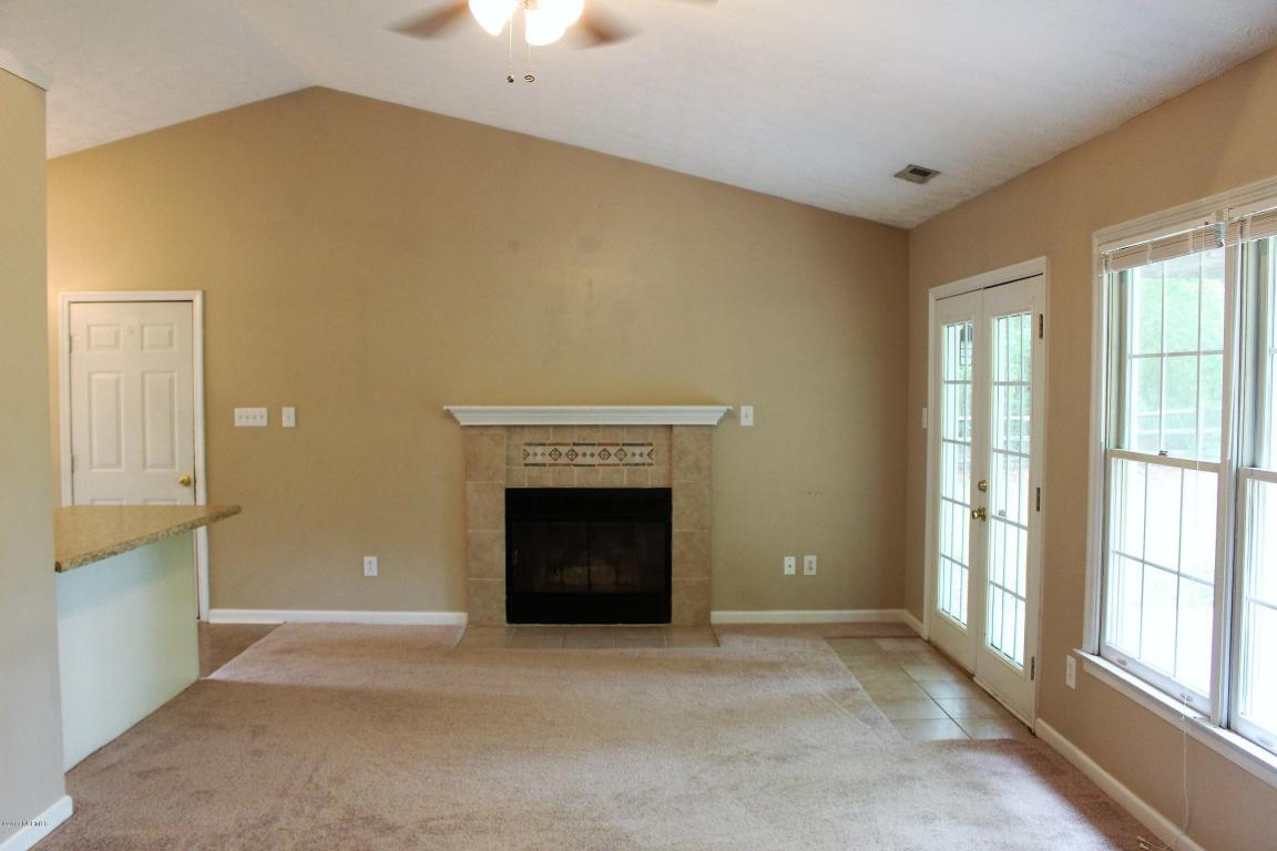 113 Lewis Ct