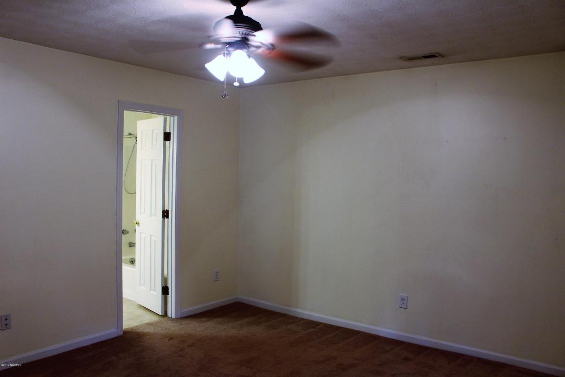 113 Lewis Ct