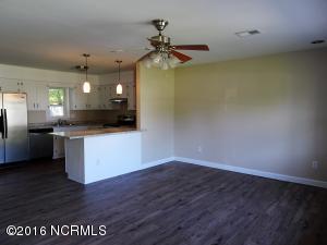 410 Webb Blvd