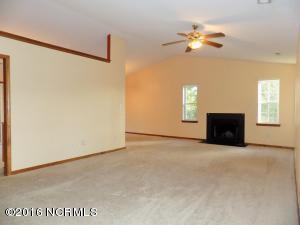 733 Queens Creek Rd