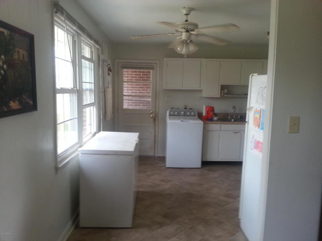 404 Warlick St