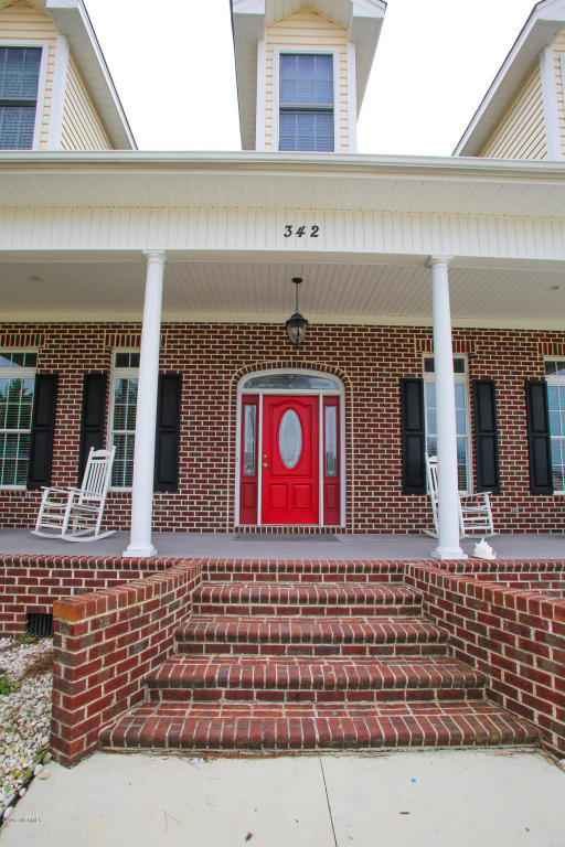 910 Greenway Dr