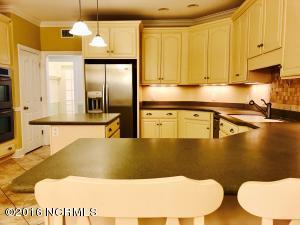 221 Yale Cir