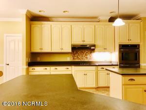 221 Yale Cir