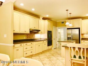 221 Yale Cir