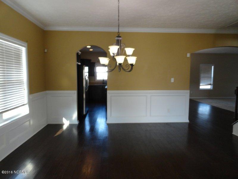 104 Foxberry Pl