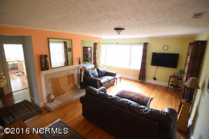 407 Sandy Point Rd