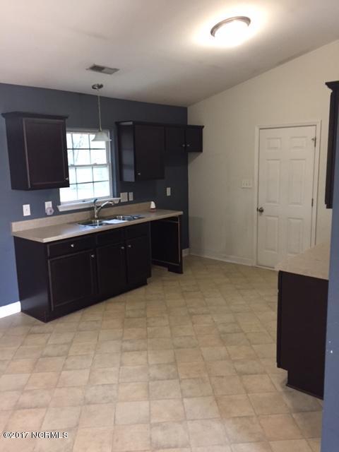 102 Sweet Bay Ct