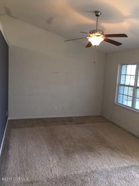 102 Sweet Bay Ct