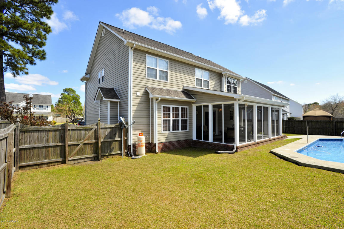 115 Forest Ln