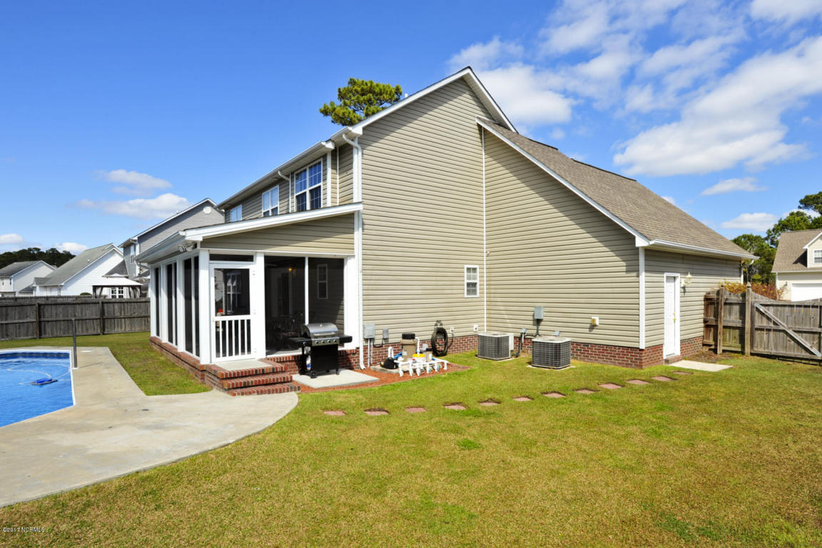 115 Forest Ln