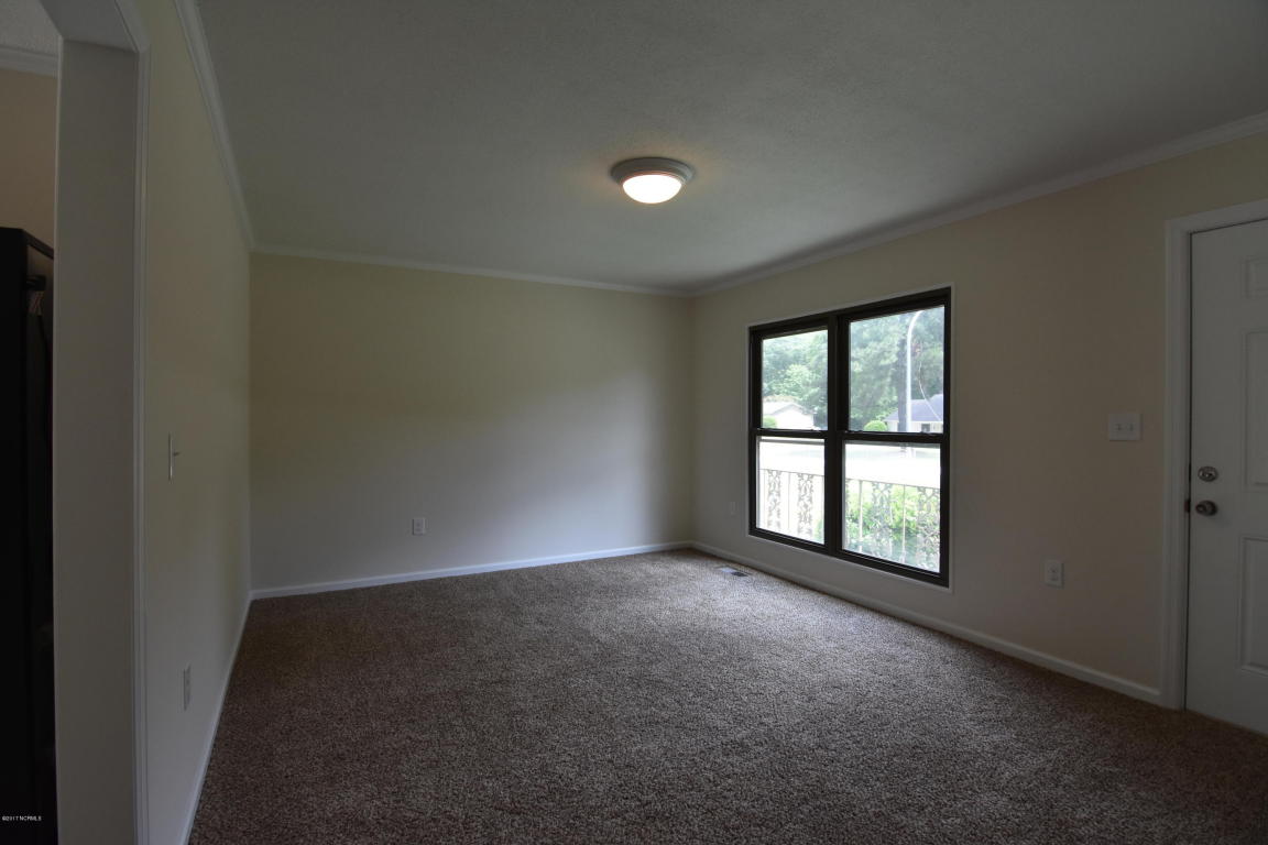 3705 Elizabeth Ave
