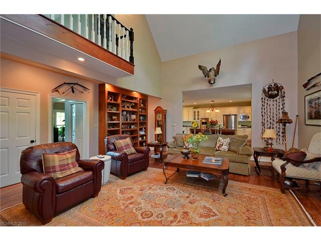911 Clovertop Ln #LOT 1