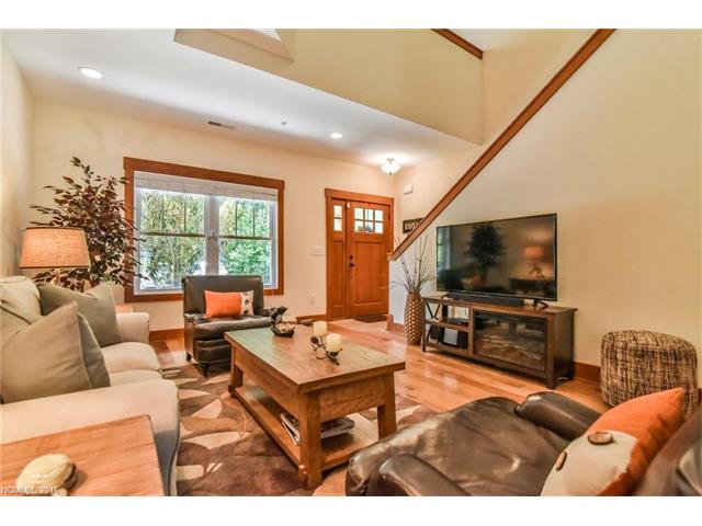 For Sale: 19 Roselyn Way #APT 19 Black Mountain, NC 28711