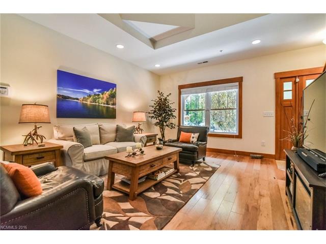 For Sale: 19 Roselyn Way #APT 19 Black Mountain, NC 28711