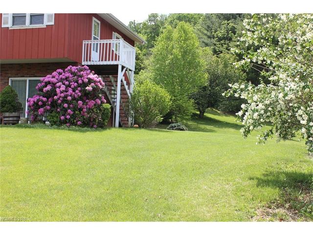 For Sale: 100 Summer Breeze Ln Burnsville, NC 28714