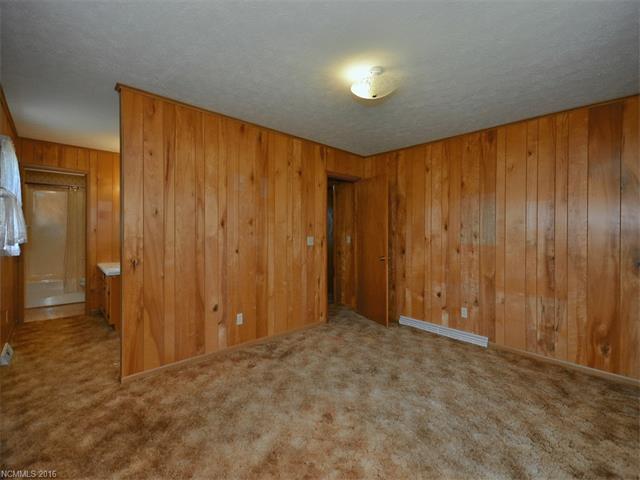 7 Messer Valley Ln, Canton NC 28716