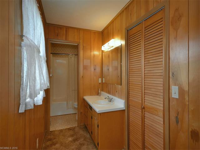 7 Messer Valley Ln, Canton NC 28716