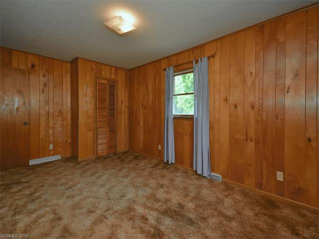 7 Messer Valley Ln, Canton NC 28716