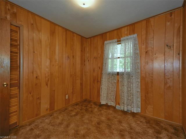 7 Messer Valley Ln, Canton NC 28716