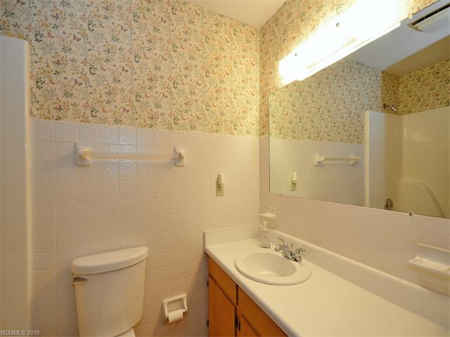 7 Messer Valley Ln, Canton NC 28716