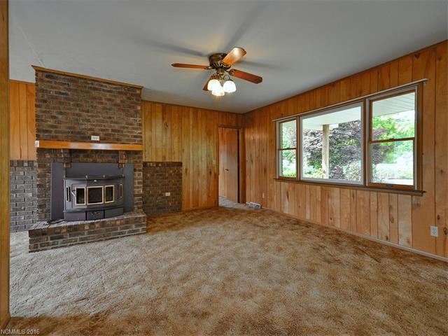 7 Messer Valley Ln, Canton NC 28716