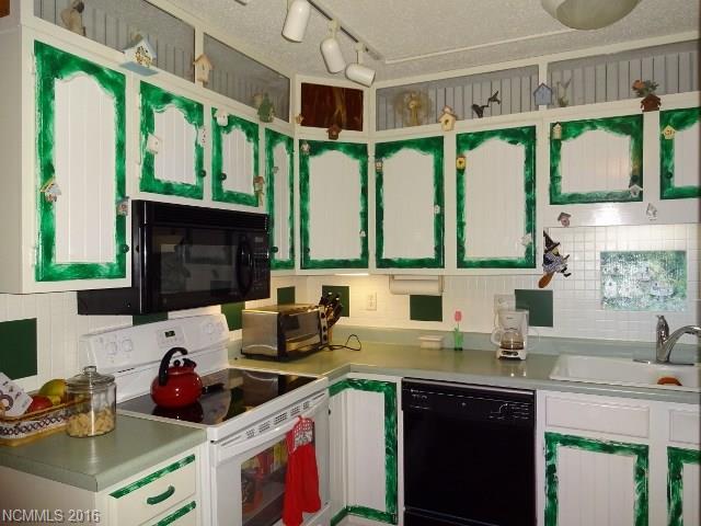 For Sale: 26 Pine Oak Cir #APT 306 Etowah, NC 28729