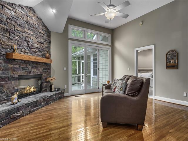 38 Green Meadow Ct, Flat Rock NC 28731