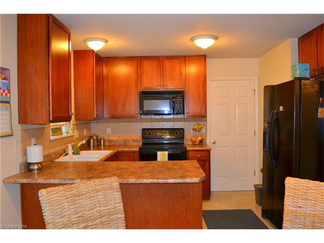 For Sale: 244 Farington Cir #APT 124 Fletcher, NC 28732