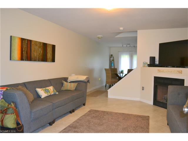 For Sale: 244 Farington Cir #APT 124 Fletcher, NC 28732