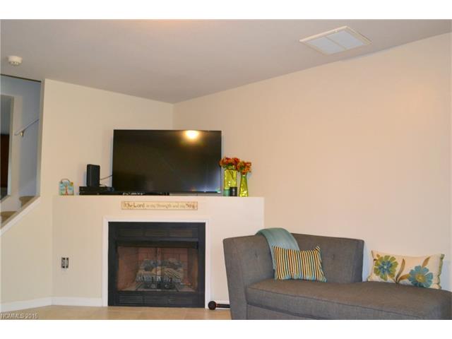 For Sale: 244 Farington Cir #APT 124 Fletcher, NC 28732