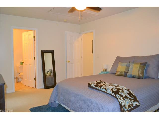 For Sale: 244 Farington Cir #APT 124 Fletcher, NC 28732