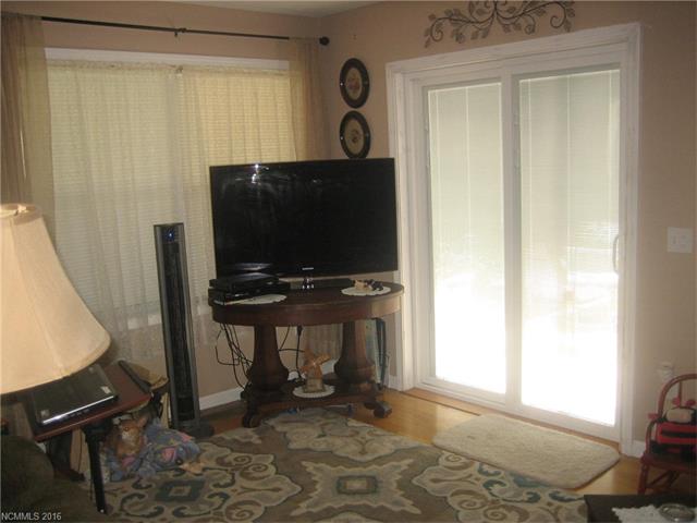 For Sale: 809 S Whitted St Hendersonville, NC 28739