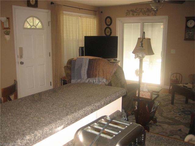 For Sale: 809 S Whitted St Hendersonville, NC 28739