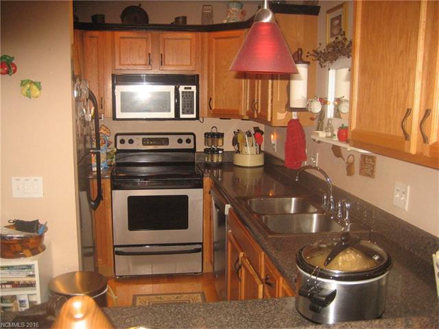 For Sale: 809 S Whitted St Hendersonville, NC 28739