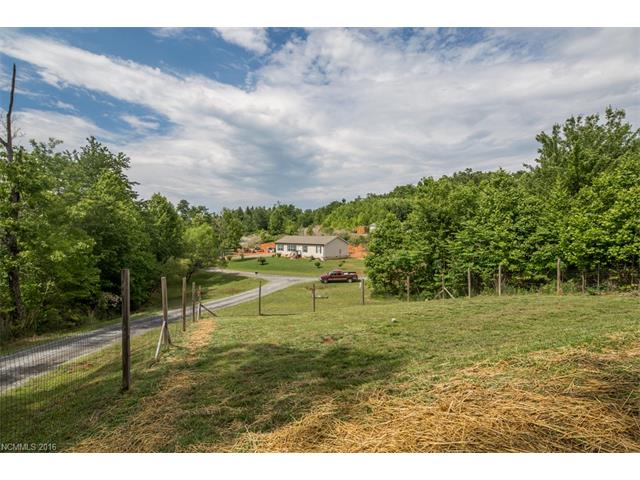 For Sale: 140 Ladybug Ln #APT 8 Penrose, NC 28766