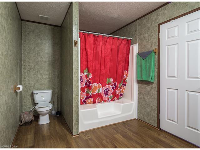 For Sale: 140 Ladybug Ln #APT 8 Penrose, NC 28766